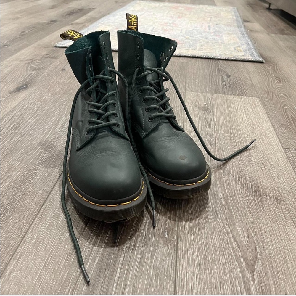 doc martens dr. martens women’s pascal green lace up boots size 8
